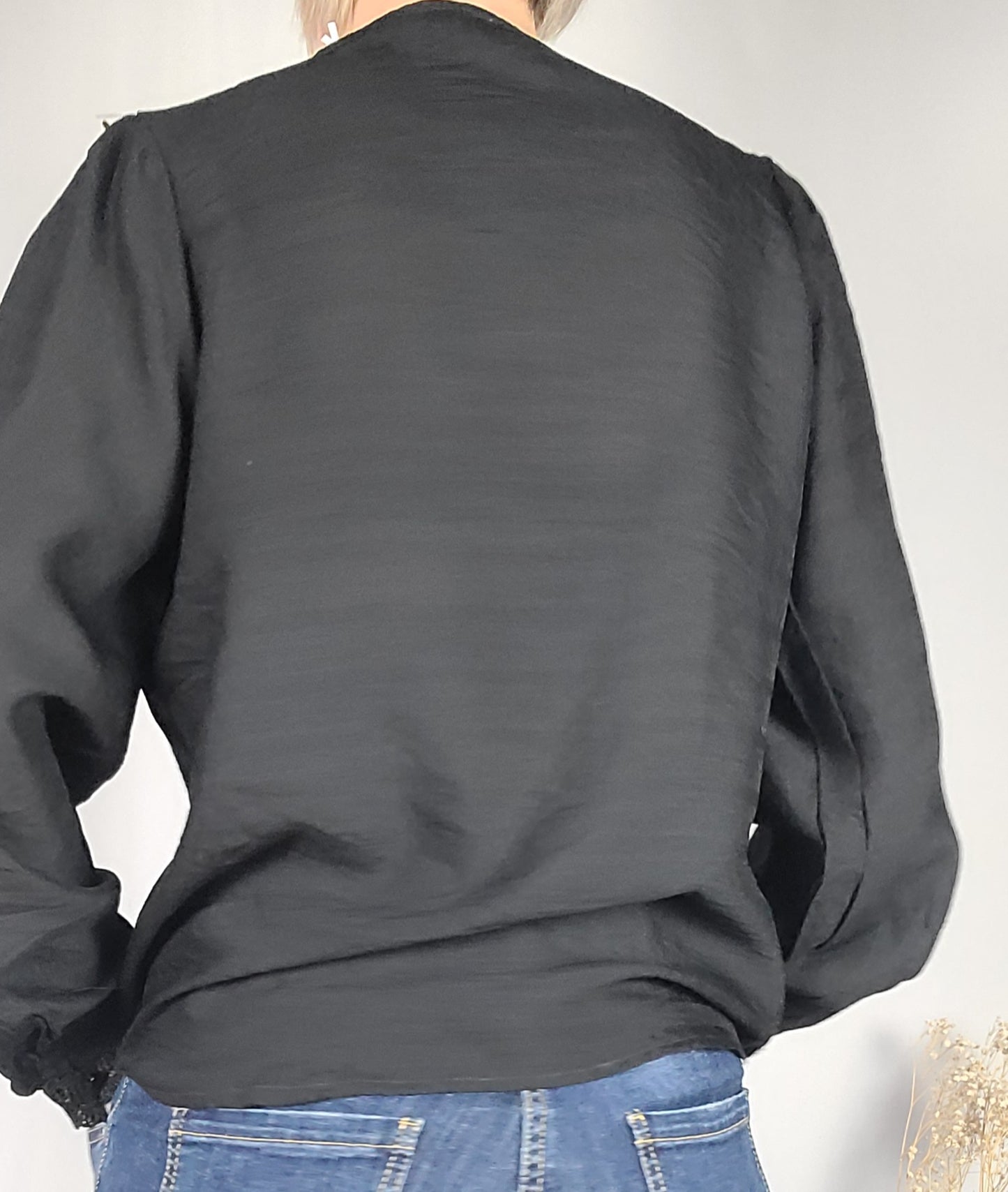 Chemise à volants LISA avec broderie anglaise – 100% coton