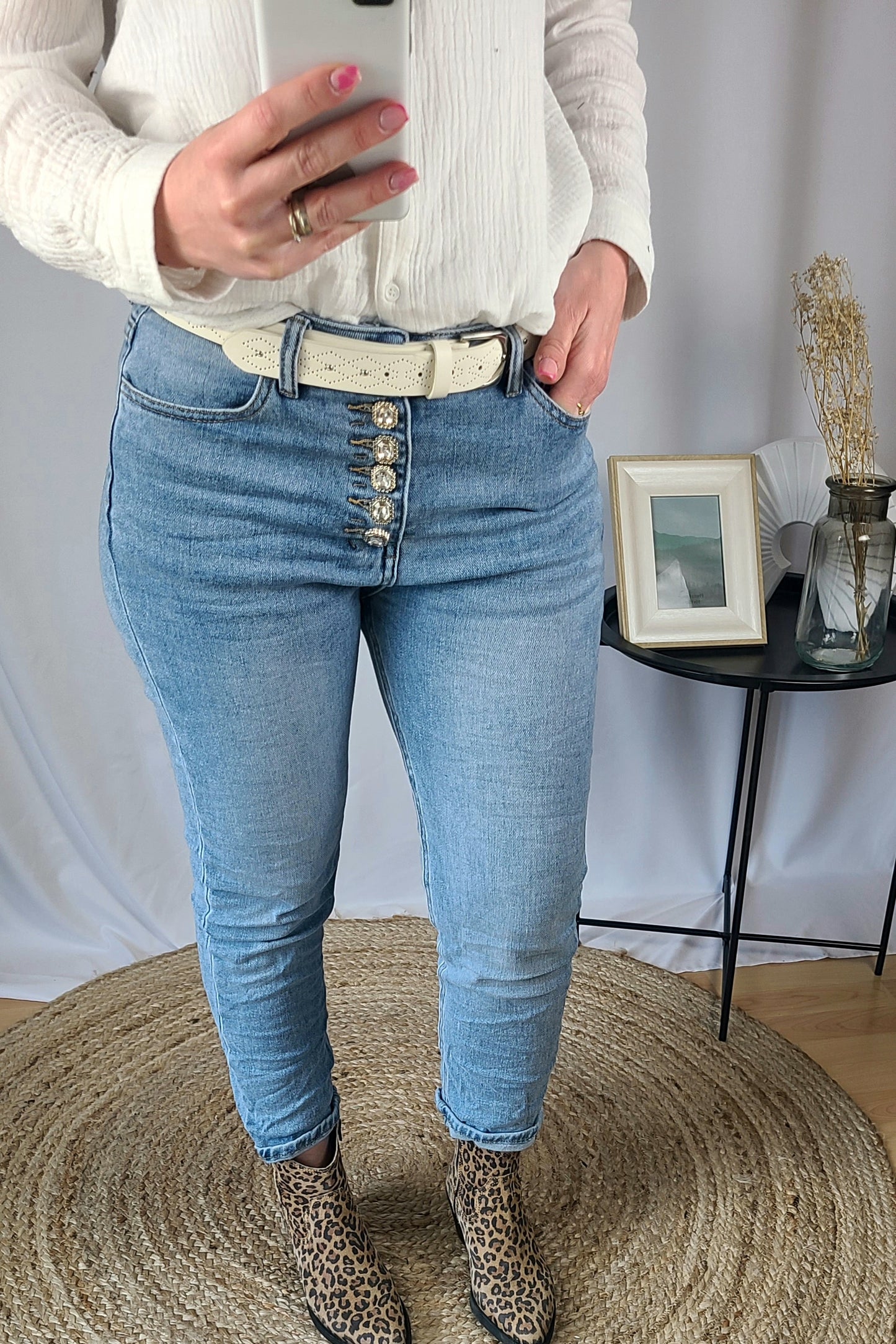 Jeans ROSE avec boutons pierres