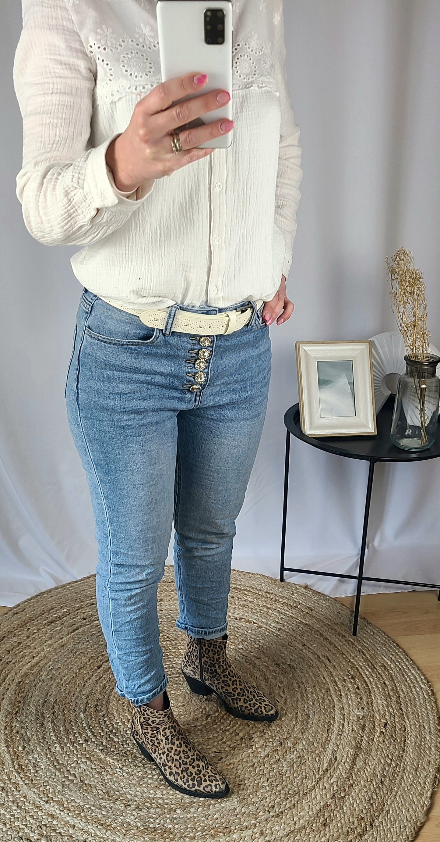 Jeans ROSE avec boutons pierres