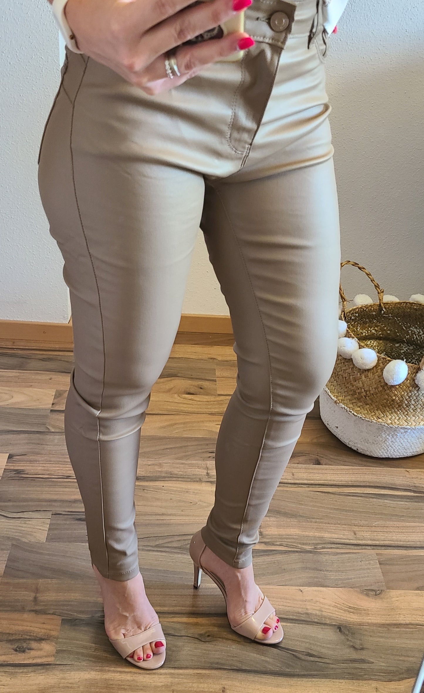 Pantalon CALIE slim enduit Push-up
