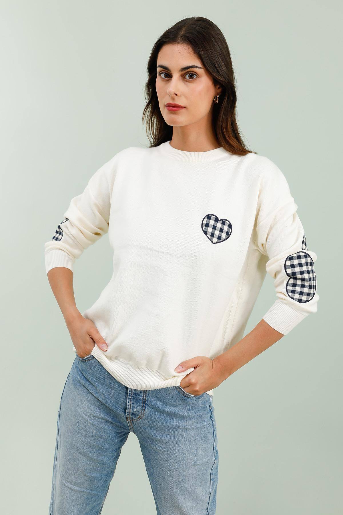 Pull en maille broderie LOVED bleu marine vichy
