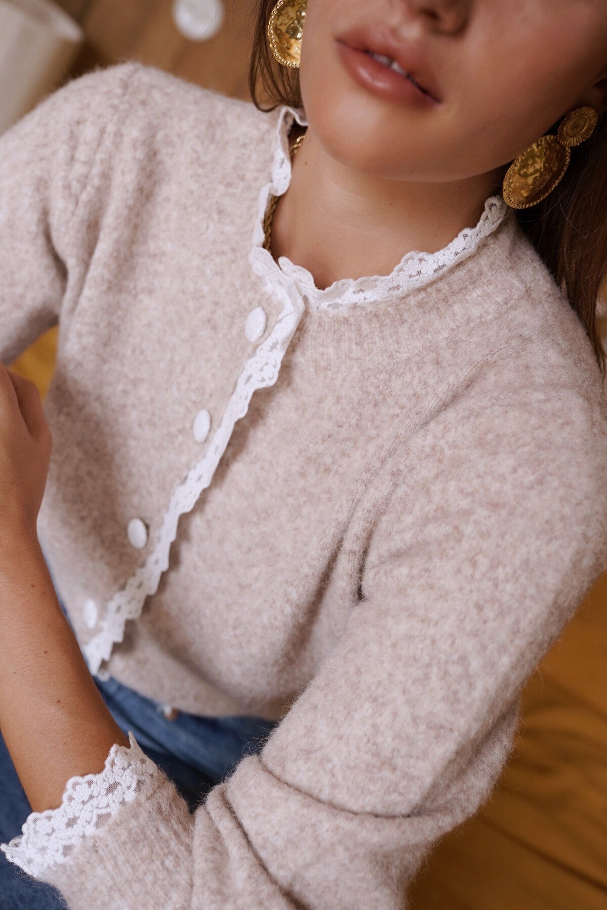 Pull SIGGY orné de dentelle