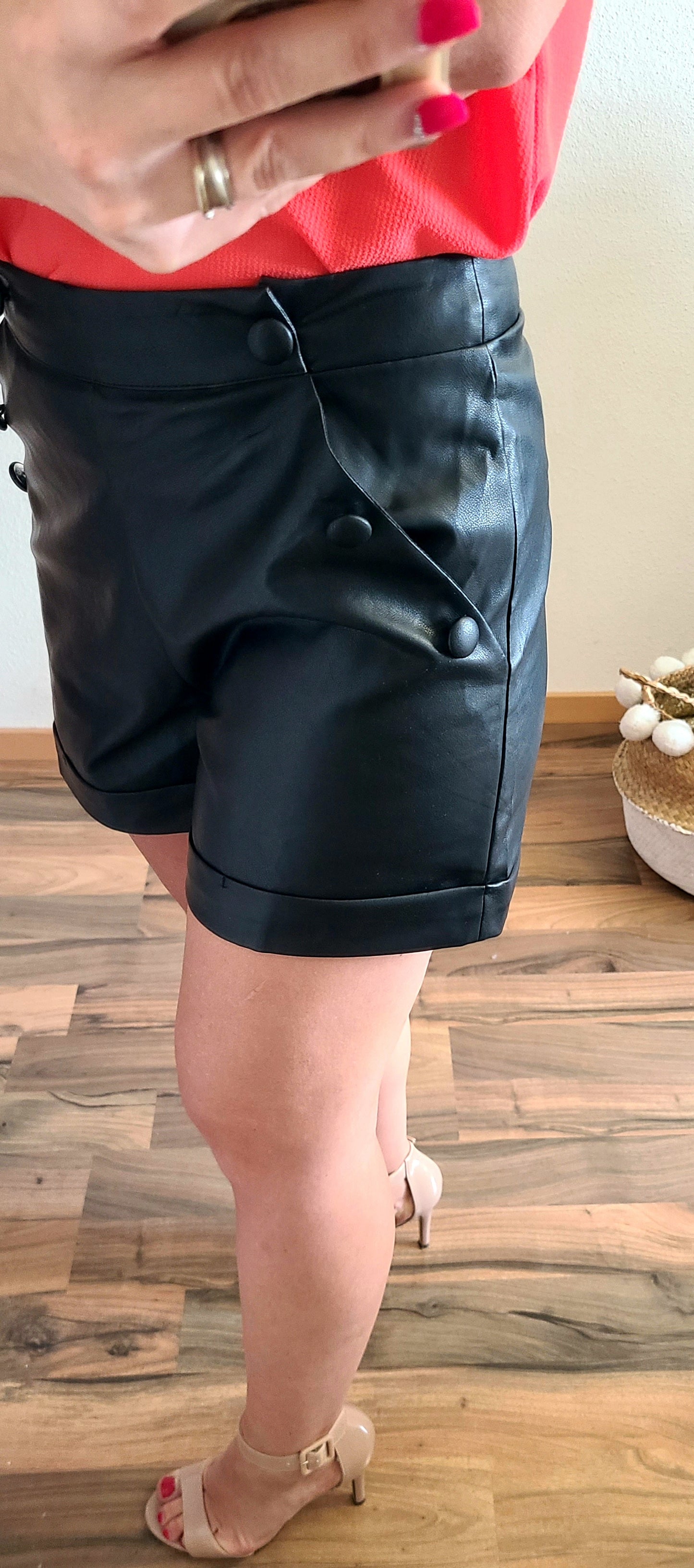 Short LOVE Simili cuir