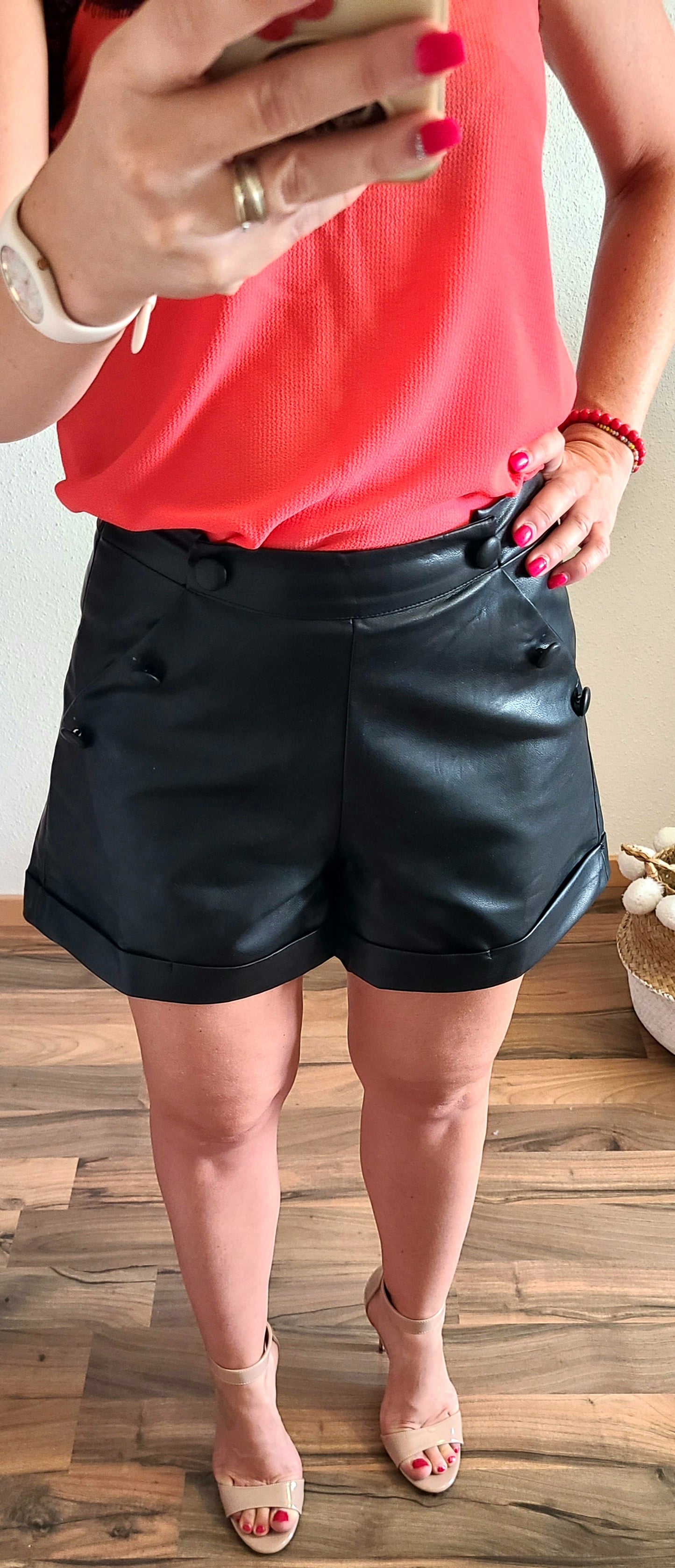 Short LOVE Simili cuir