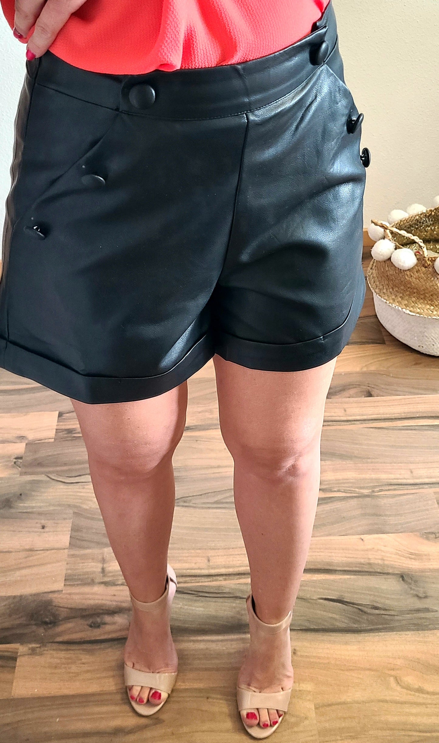 Short LOVE Simili cuir