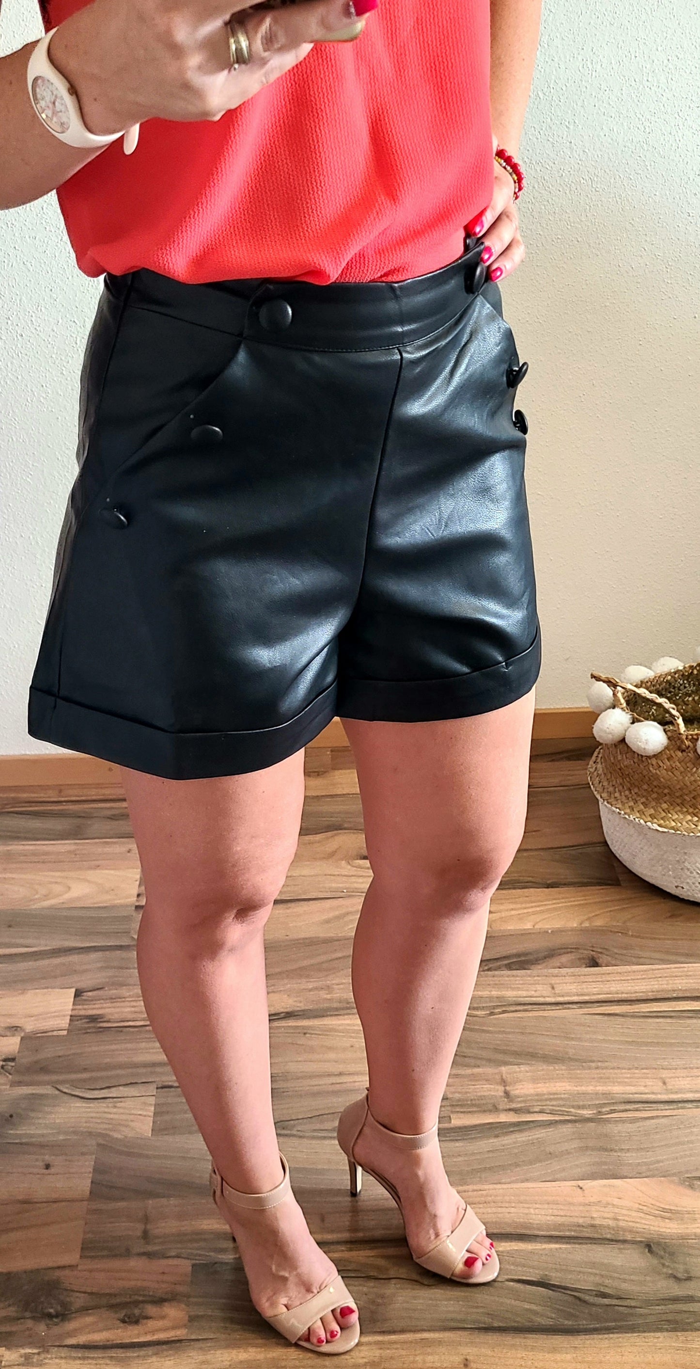 Short LOVE Simili cuir