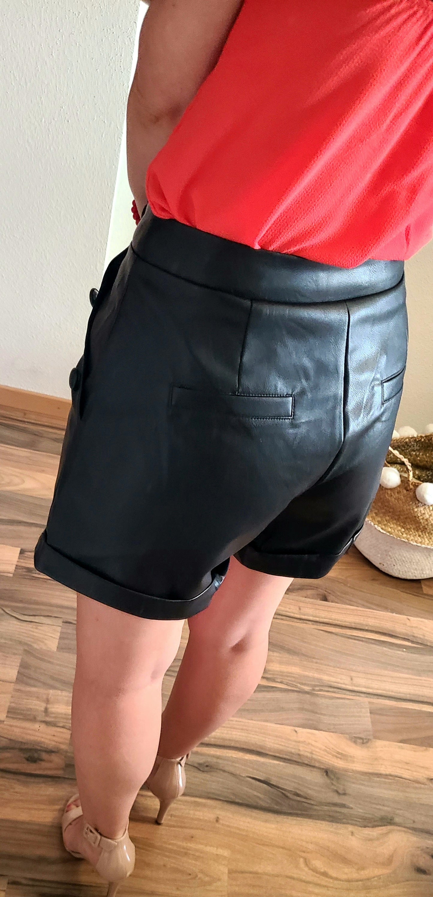 Short LOVE Simili cuir
