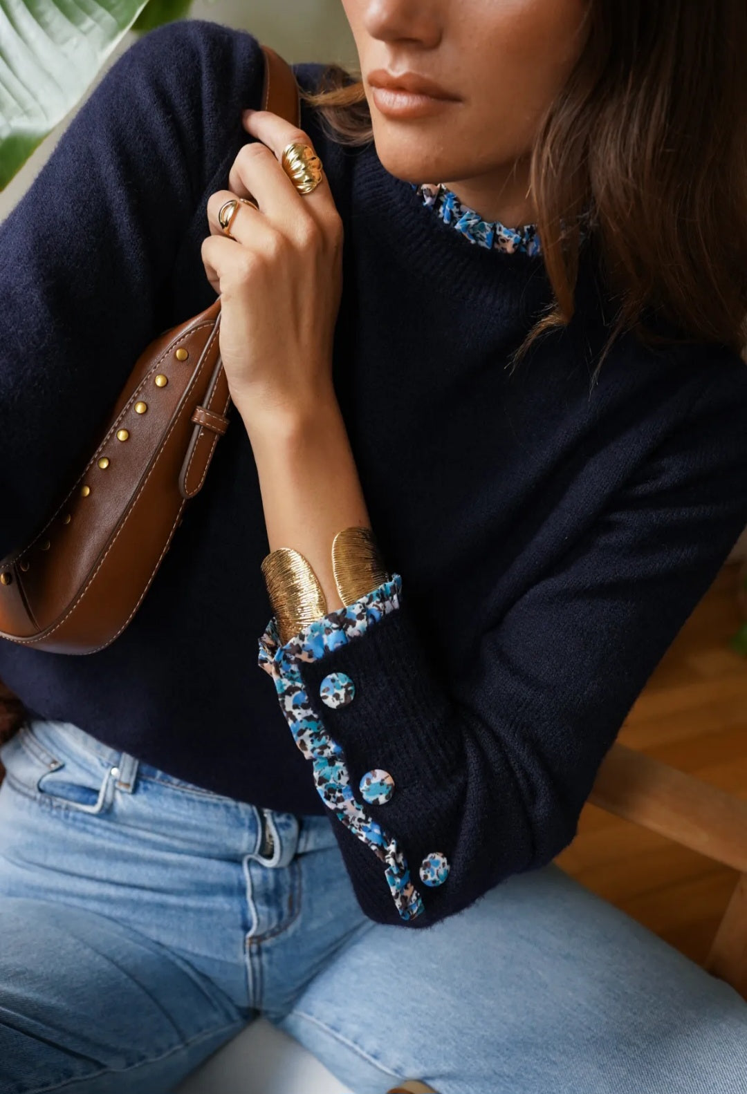 Pull CAMELIA - Détails Fleuris - Bleu Profond