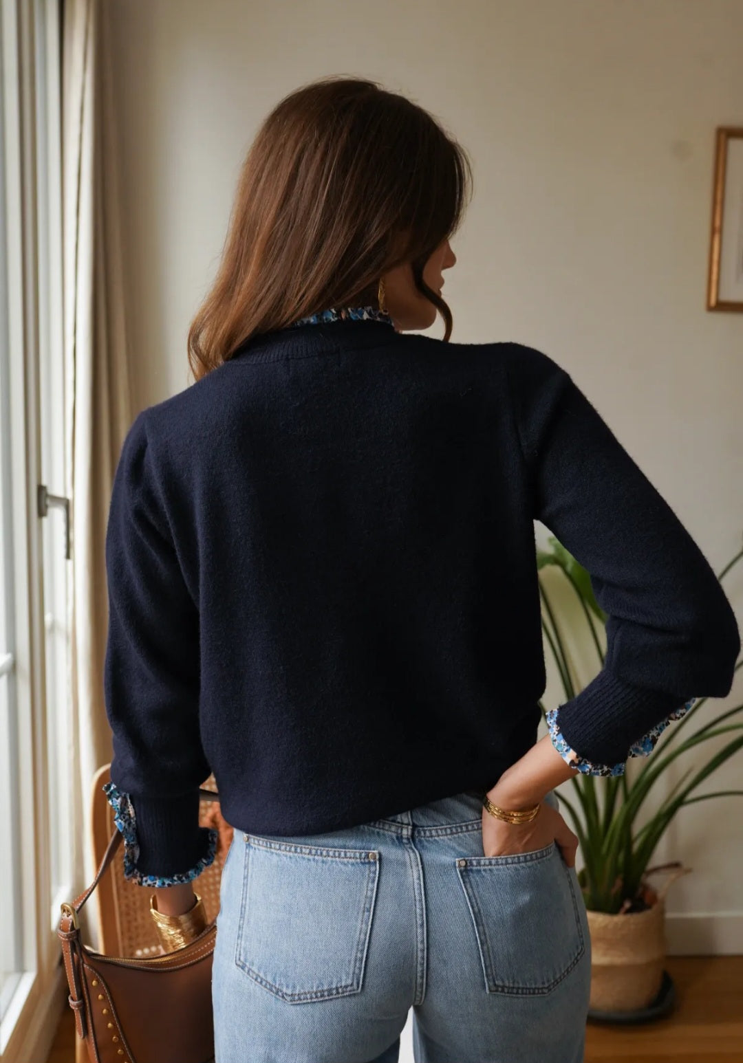 Pull CAMELIA - Détails Fleuris - Bleu Profond