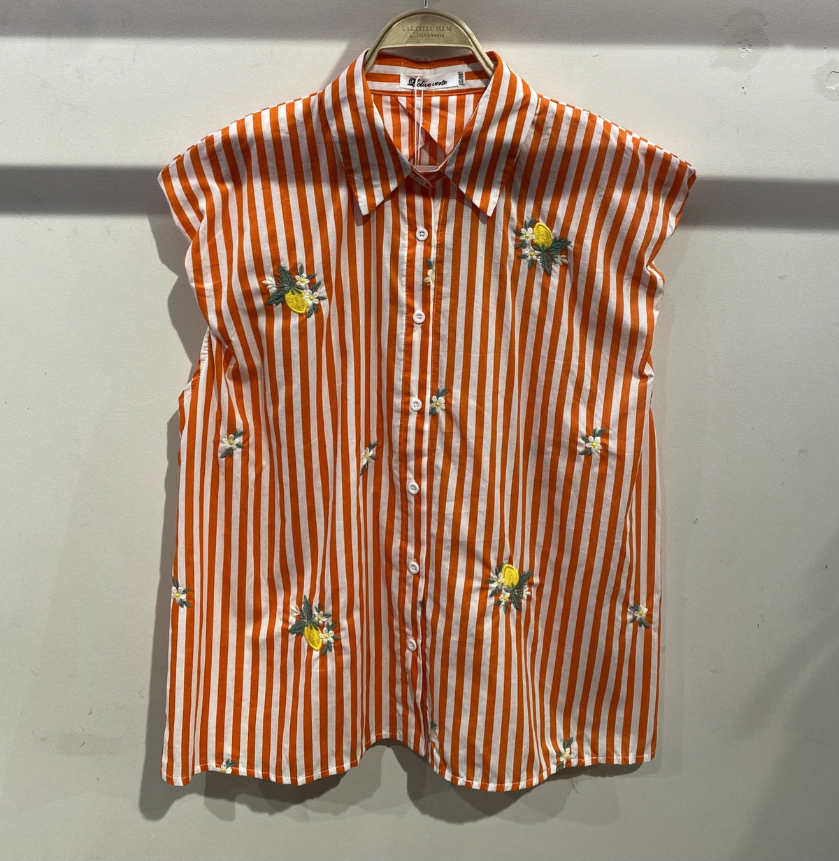 Top sans manches à rayures & broderies citrons – Fraîcheur estivale – LEMON